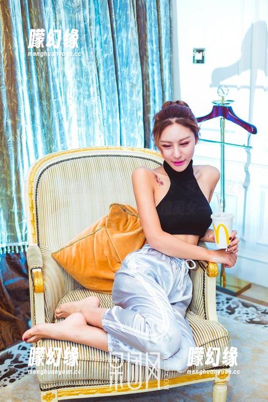 GIRLT果团网 - 限量版！龚玥菲的“女神”套图，下载就像在撩美女一样
