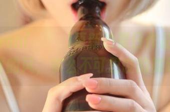 Hyoyeon(김효연)更新的夏日作品集，是盛夏的风，多么不可思议的舞动！