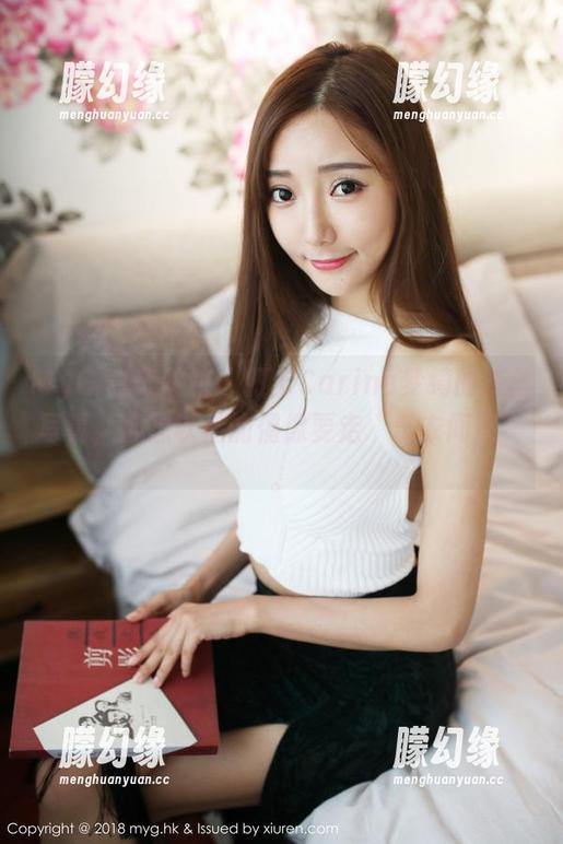 MyGirl美媛馆 - 打卡Carina梦绮的灰丝写真，心想以后的偶像要走“洗衣间风”。