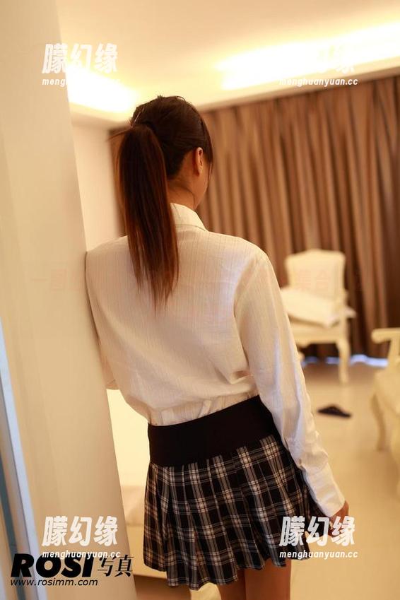 一图胜千言：ROSI的女孩照片集合，让人不净思虑。