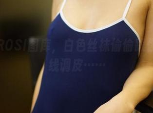 打开ROSI图库，白色丝袜偷偷跟你的视线调皮……