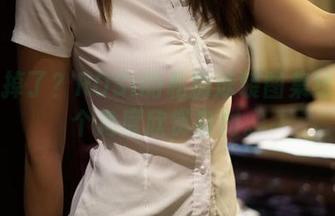 节操掉了？ROSI的私房泳装图集给你换个角度欣赏身材。