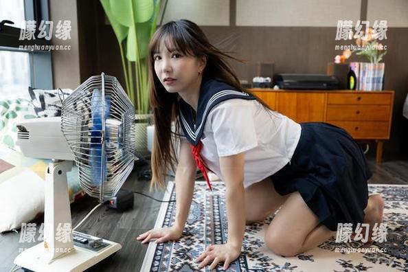 当恶棍看上可爱的草莓，Seoyool(서율)的免费图册：不仅仅是内裤的故事！