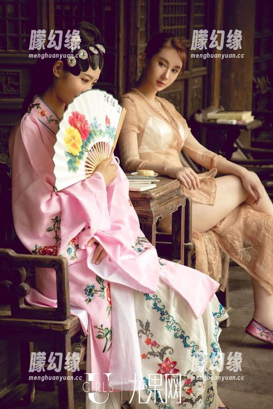 UGirls尤果网 - 好家伙，最新照片里的田慕儿，办公室不只工作啊