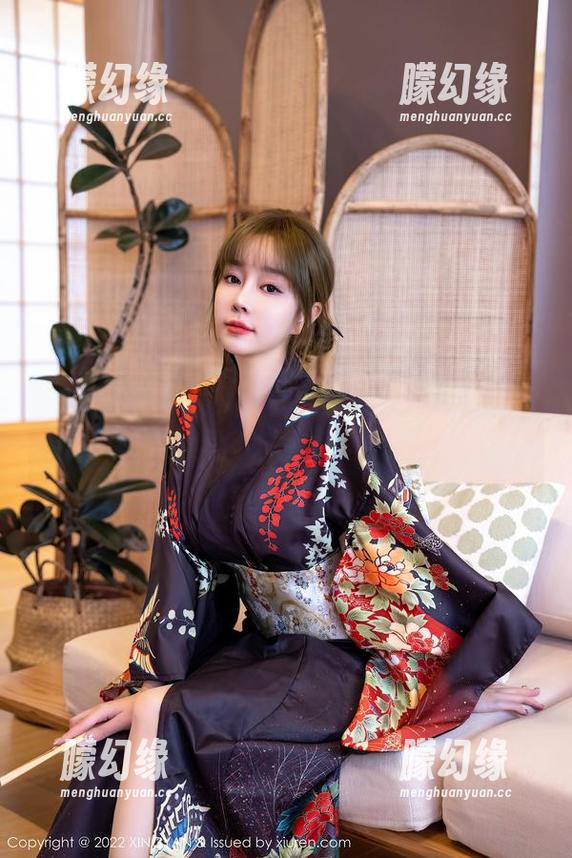 XINGYAN星颜社 - 心妍小公主的定制吊带写真，心机得让人刮目相看，真会玩。