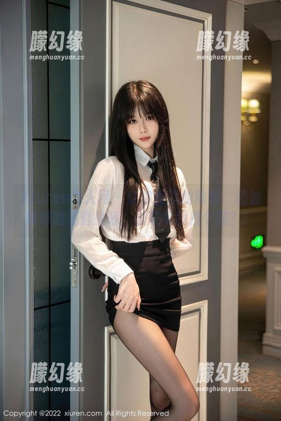 Xiuren秀人网-奶油妹妹 Xiuren秀人网 - 让你抱怨的瑜伽:奶油妹妹的精选挑战,谁来帮我拽个腿?!