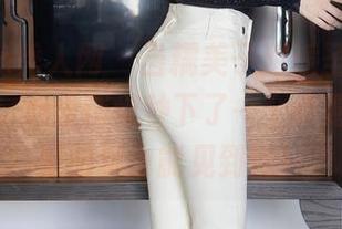 Xiuren秀人网 – 当糯美子邂逅圣诞，美图满满，心里悄悄种下了一个小愿望，希望明年也能见到她！