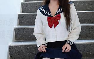 Xiuren秀人网 – 陌生又熟悉，艾小青女孩写真集资源略带颓废气息。