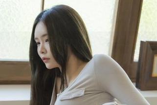 在Yuka(유카)的Bimilstory里，每一张图片都是火辣的震撼，可能各位要准备好接招！