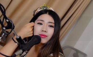 pans – 最新Kiki圣诞写真集，像冰雪般透明，却又闷骚得要命！