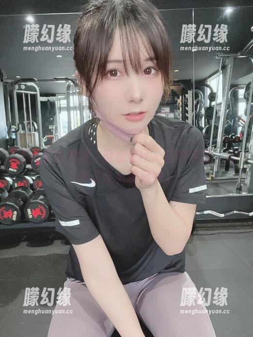 不说你也见过，网盘里けん研的美脚，几乎要让人飘起来。