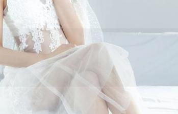 丽柜 – 天边的一抹云彩，竟是晴晴自拍下一张图片，作品里流动的色彩。