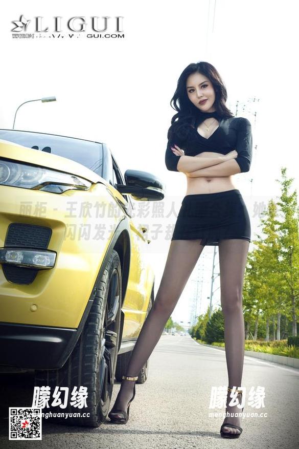丽柜 - 王欣竹的光彩照人礼服合集：她在闪闪发光，裙子却在打盹？