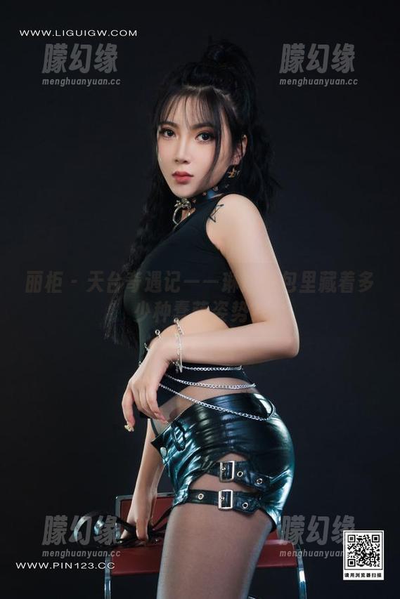 丽柜 - 天台奇遇记——琳达图包里藏着多少种蠢萌姿势？