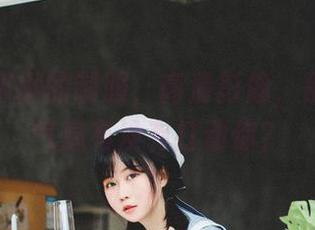 依依超级懒的制服，高清影像，那份校园气息有没有打动你？