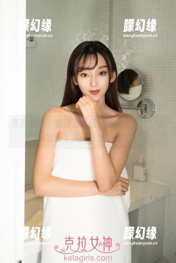 克拉女神 - 看这里！佳莹的足底美图，谁说好脚丫只在泳池里亮相？