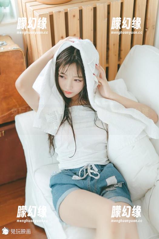兔玩映画里的西部女郎，图片里有一种难以抗拒的懒散气质呢。