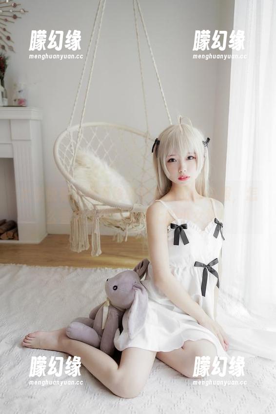 大家快看，十万珍吱伏特穿的体操服，怎么看怎么像运动场上的小女神！