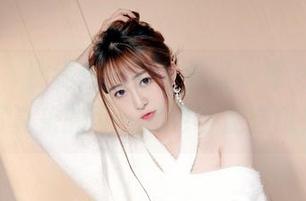 嗲囡囡 – 别妄想免费，流氓小巫女的镂空写真来的可一点也不便宜哦！