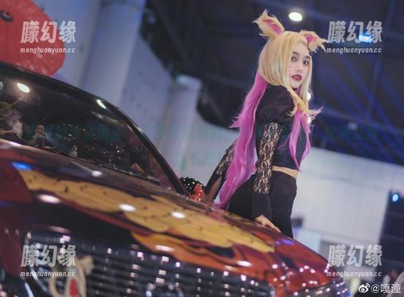 嘎潼的眼镜图册，明明可以靠脸，偏要靠眼镜！快来免费查看吧！