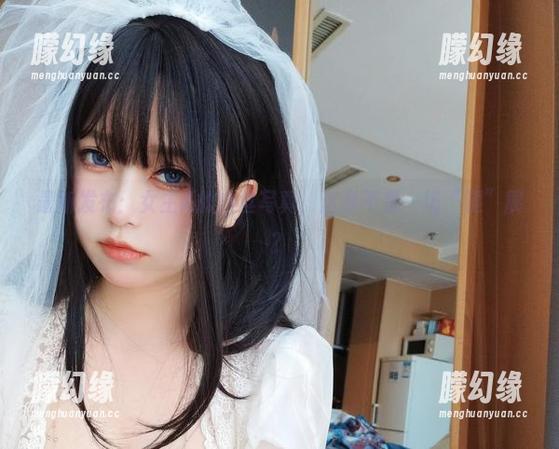 最新发布：女主K的白丝写真，这是不是一场“腿”展？