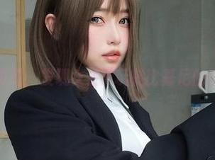 图集新发现：发现女主K玩转比基尼的奇妙瞬间