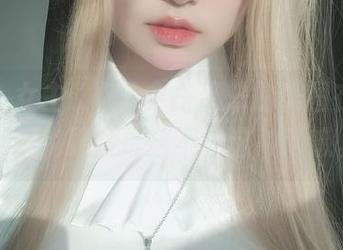拜托，女主K初秋穿搭带来的美图在线刷屏，我果然抵挡不住这种诱惑。