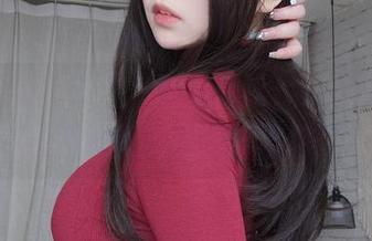 原图来看，女主K真有办法，这个害羞的妹妹好像让时间都慢下来了？