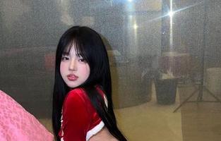 微密圈 – 小优优子游泳，即便私房图片也撑起了一片天！