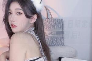 真实一面——小小奶瓶儿的生日限定仙女兔图包就藏在无圣光的背后！