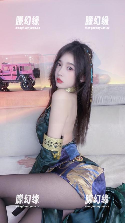 小小奶瓶儿 更新!小小奶瓶儿的护士写真,今天只有爱与药水哦!