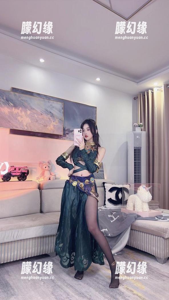 小小奶瓶儿又来了，最新写真，妹妹的表情比我的晚餐还要丰富！