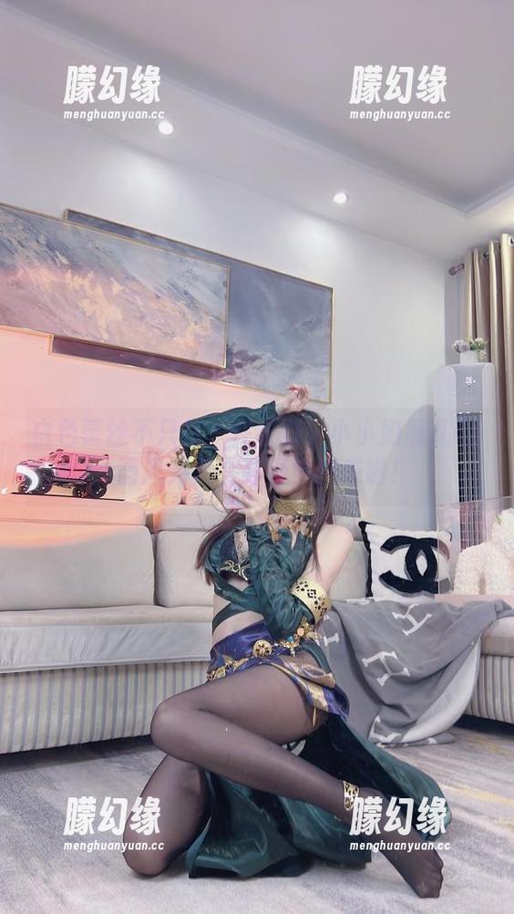 白色蕾丝不只是一件衣服！小小奶瓶儿Cos画风突变，高清福利来啦！