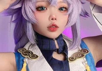 小瑶幺幺，她的甜心美图，总让我想起那年冬天的糖果味。