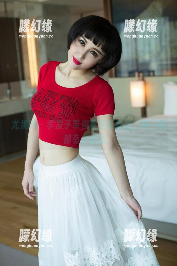 尤果网 - 李凌子带你看圣诞私拍，每一帧都有小心思。