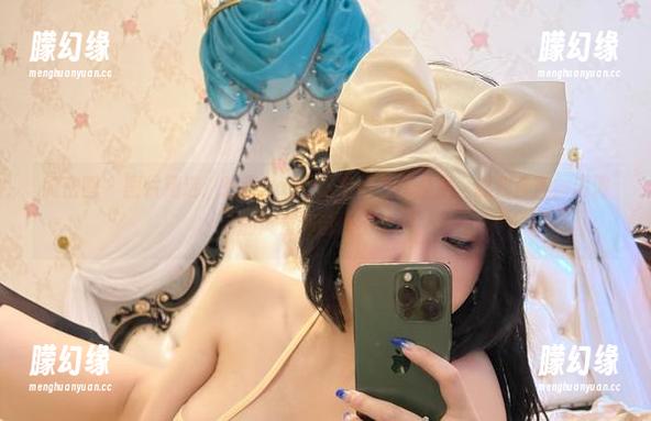 微密圈 - 图片精选：张鑫baby这身绿色比基尼，恕我直言，海滩的风景都自愧不如。