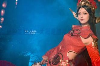 原图里的戚顾儿，大概是油亮界的绝世美人。