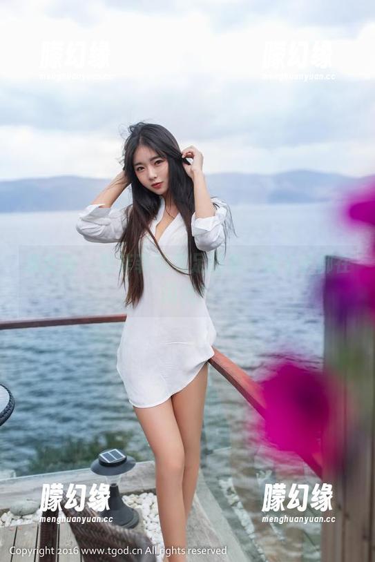 推女神-穆菲菲 推女神 - 穆菲菲的美足图集,脚丫子都在闪光!