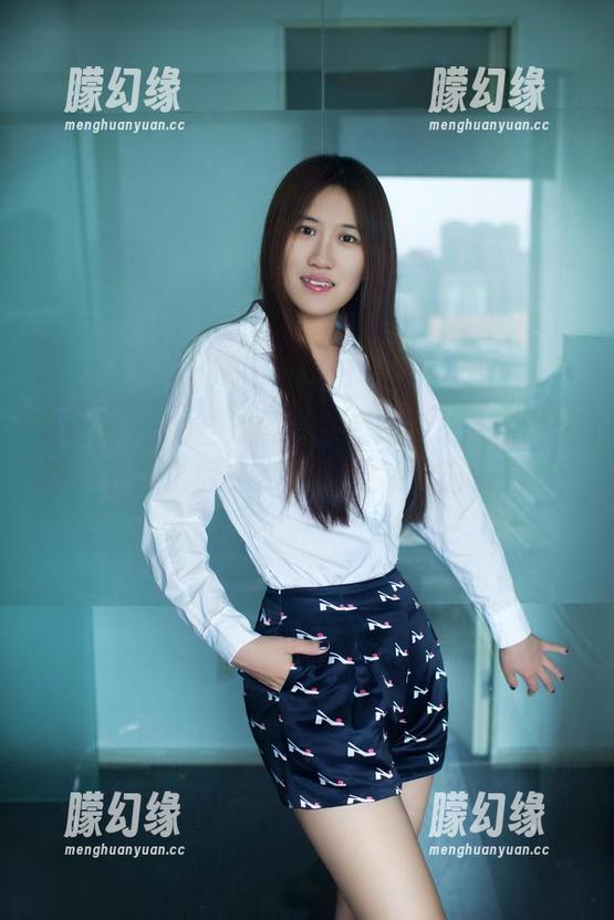 推女郎 - Yu佳妮的连衣裙图片让人目光难离，下载之后依然有疑惑：我该做什么？