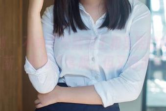 推女郎 – 不知不觉翻到王根星熙的校园系列更新，不同于常规，但又特别好感。