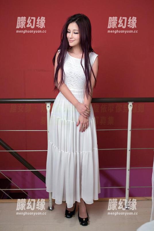 推女郎 - 短裤时光机，赵惟依带你穿越到夏日的正午——写真集