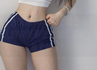 微密圈 – 当文茜cool穿上黑色吊带，你会发现别人的衣柜都是水桶；来吧，精选图集上线了！
