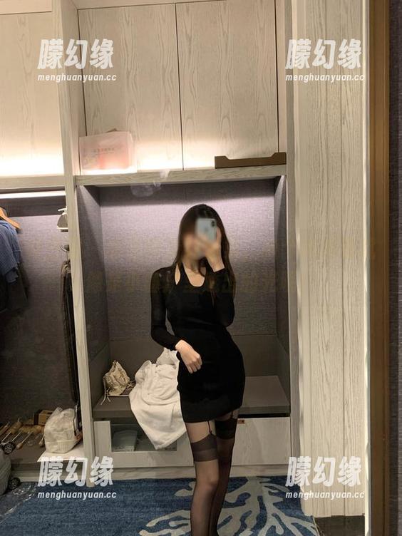 微密圈 - 有你喵清纯合集，换个角度看就像是小窗户里透出的光呢！