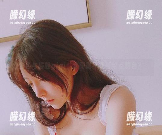 白色与樱晚gigi，套图敢不敢再给点颜色？