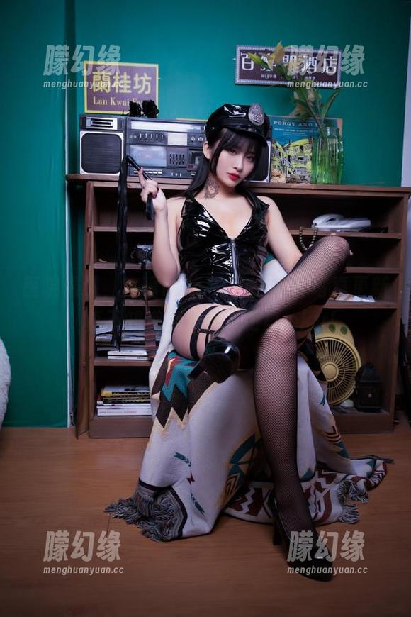 医院偶遇，洛璃LoLiSAMA护士写真更新，真不知道哪个病人更Lucky！