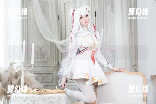 美图成双，焖焖碳的时装秀—礼服也能稳如老狗。
