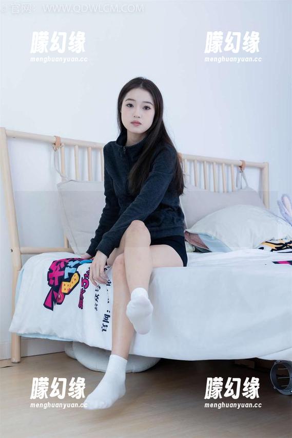 物恋传媒 - 对小谷蕾丝的想象，套图中似乎藏着些许情绪。