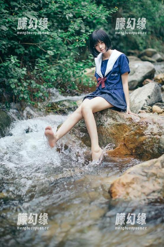 穿上制服的疯猫ss，2022夏日写真合集一波操作直接上头。