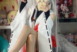 白栎Shirly写真，美脚闪耀间，我的思绪就在那双腿上游荡…