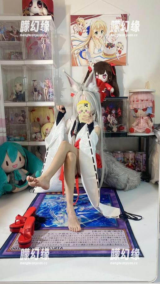 白栎Shirly写真，美脚闪耀间，我的思绪就在那双腿上游荡...
